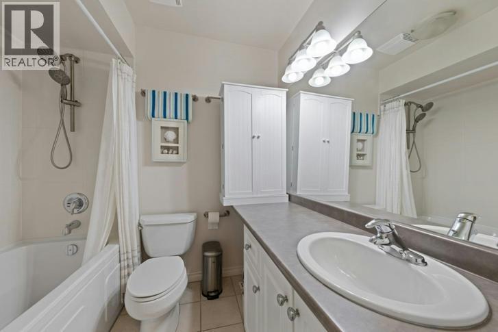 1059 HERITAGE BOULEVARD, North Vancouver