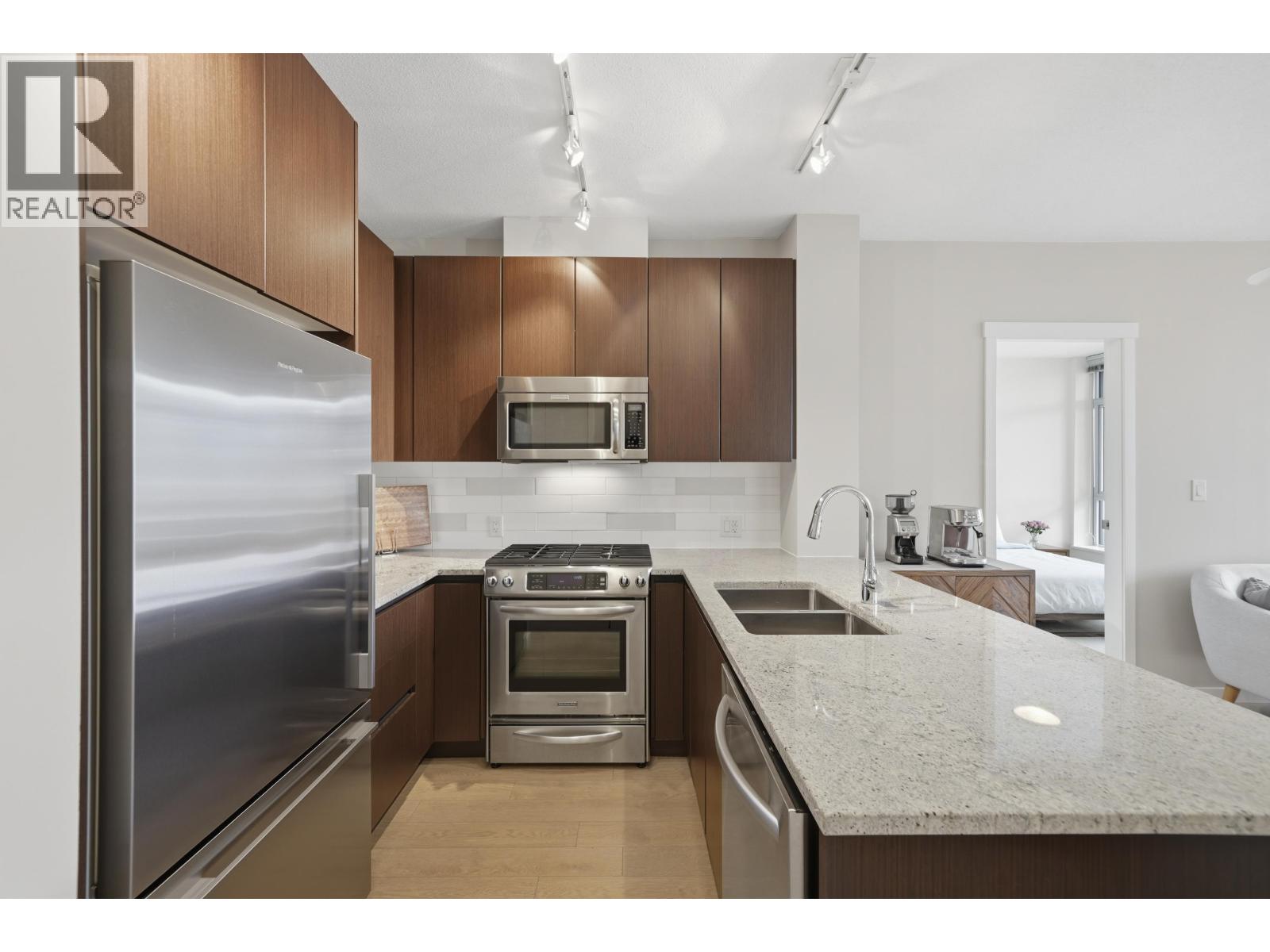 408 135 W 2ND STREET, North Vancouver