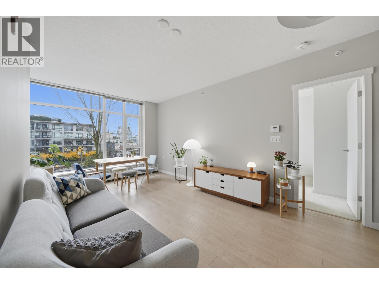 408 135 W 2ND STREET, North Vancouver