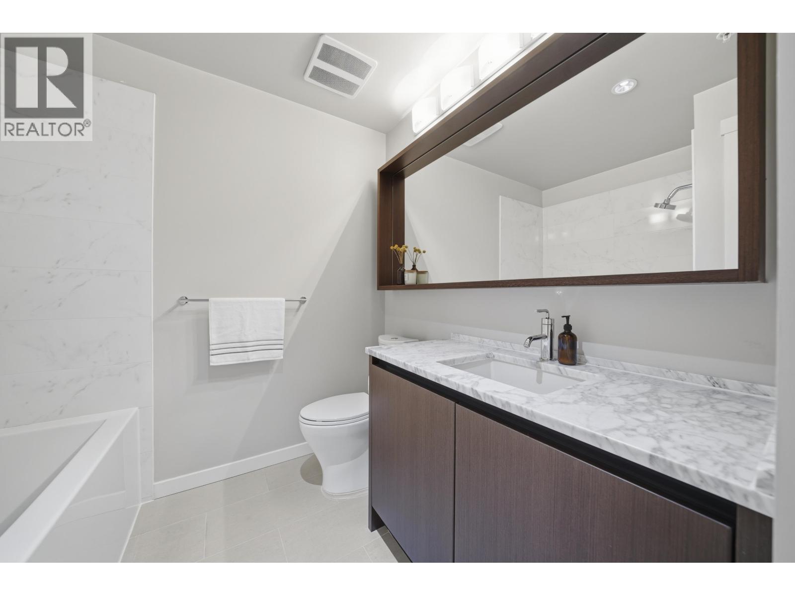 408 135 W 2ND STREET, North Vancouver