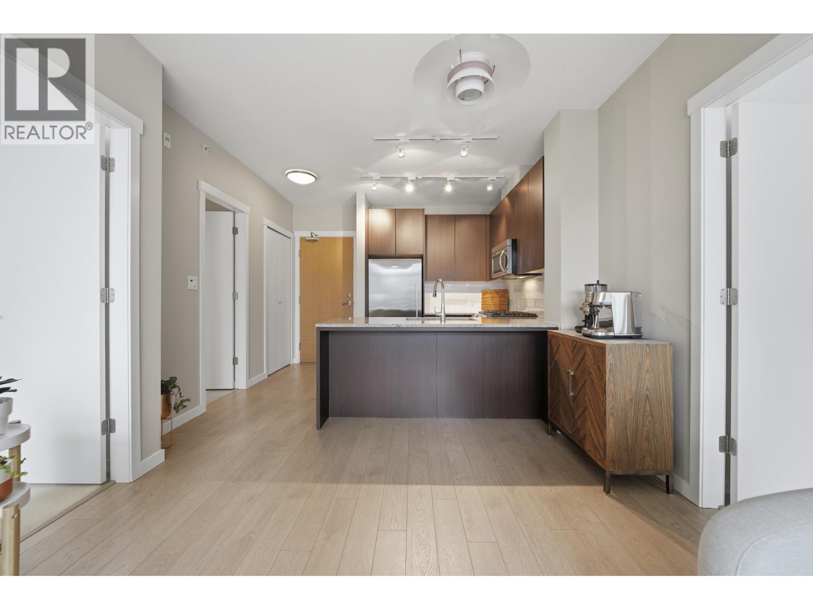 408 135 W 2ND STREET, North Vancouver