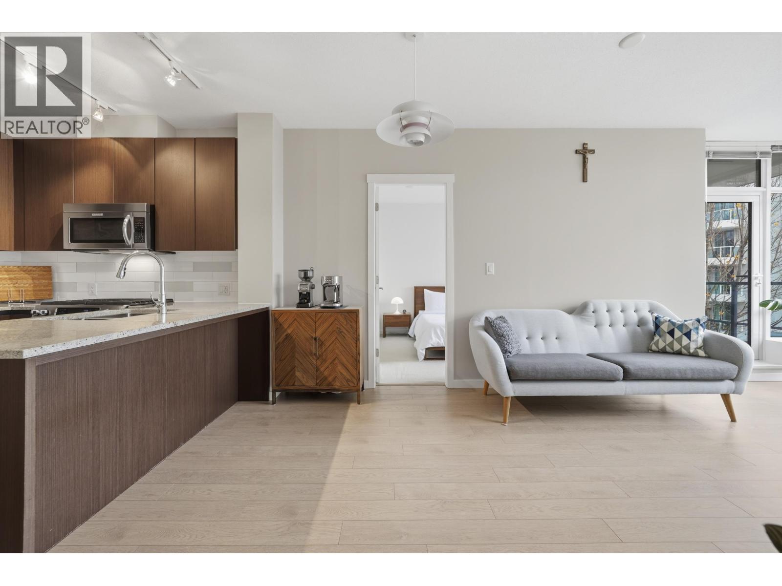 408 135 W 2ND STREET, North Vancouver