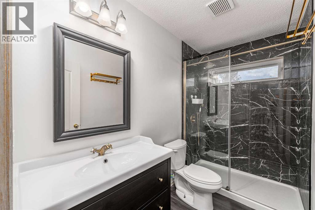 Single Family House for Sale in  Scimitar Bay NW Scenic Acres Calgary 