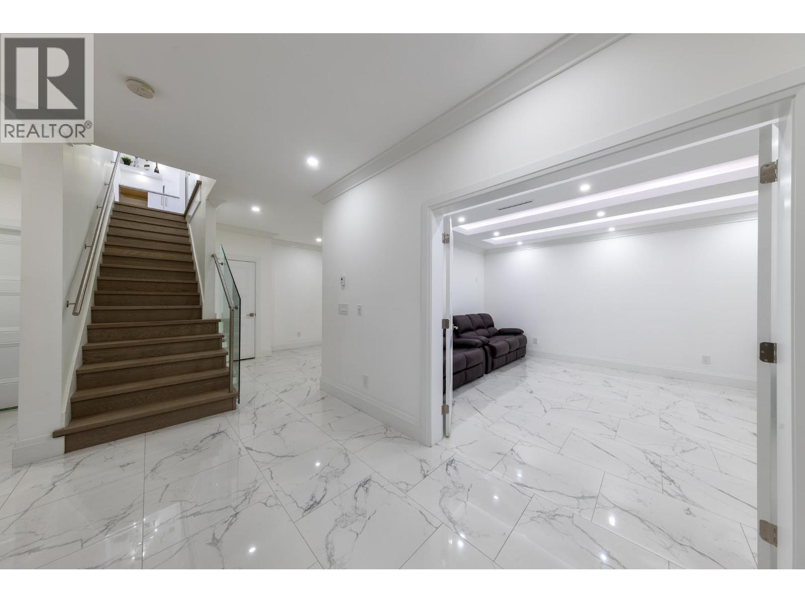 3560 HIGHLAND BOULEVARD, North Vancouver