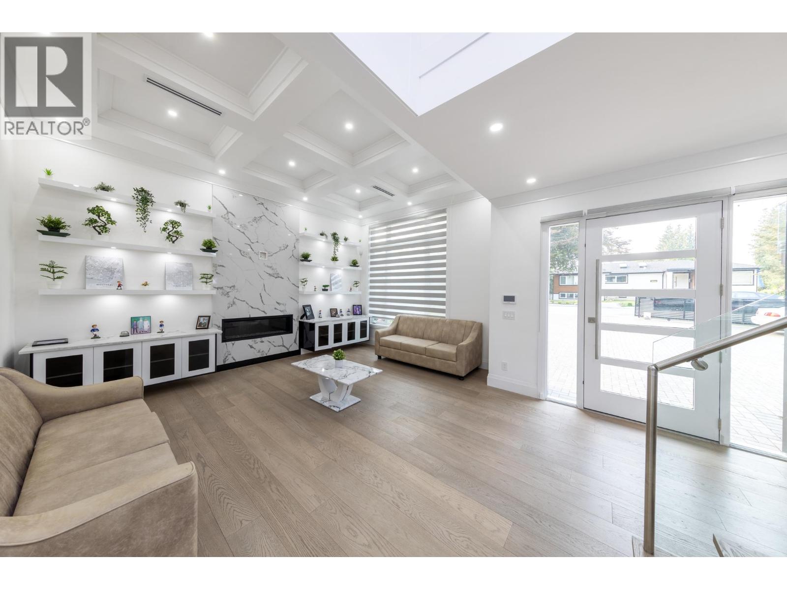 3560 HIGHLAND BOULEVARD, North Vancouver