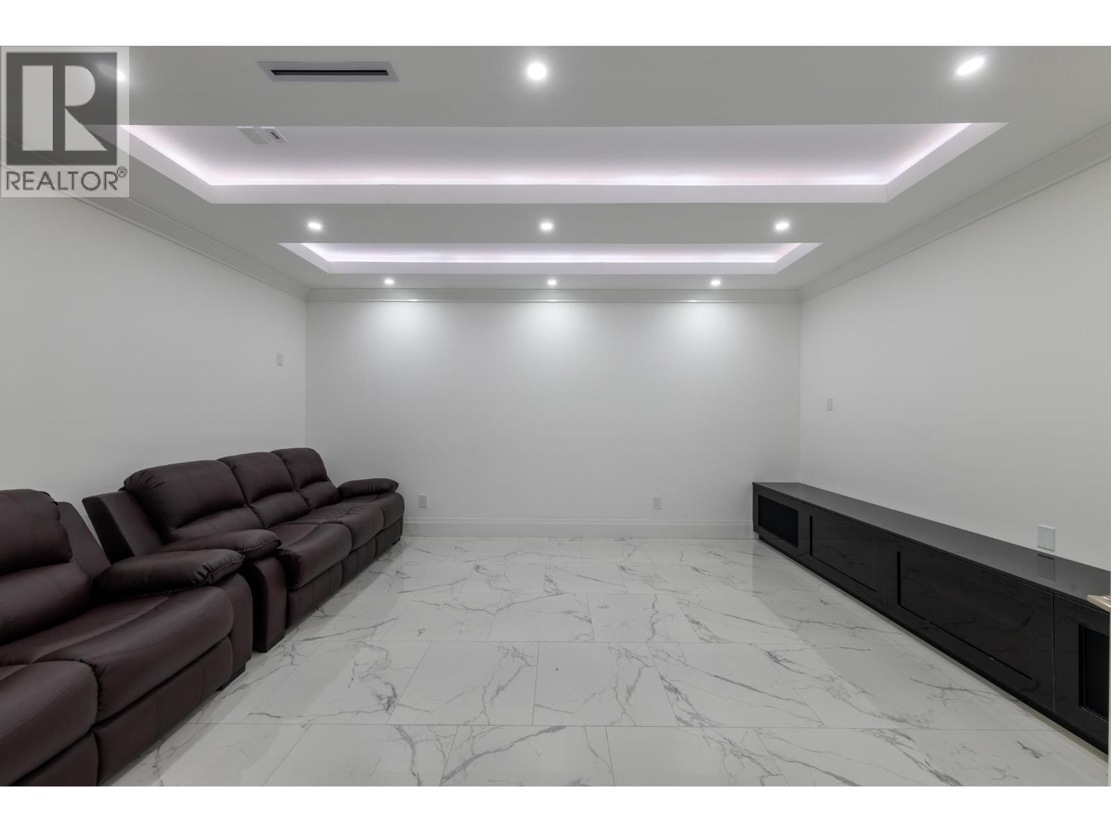 3560 HIGHLAND BOULEVARD, North Vancouver