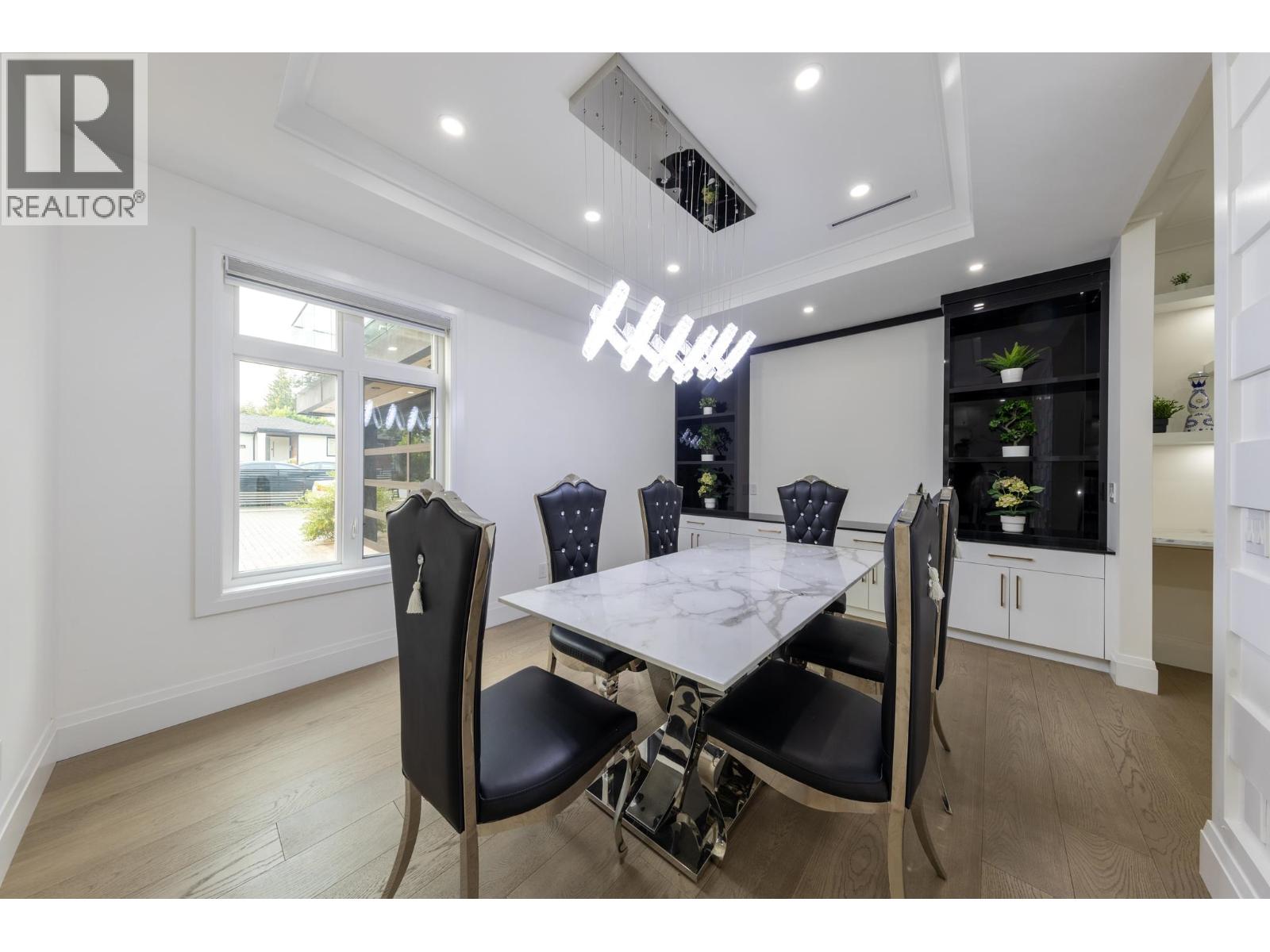 3560 HIGHLAND BOULEVARD, North Vancouver