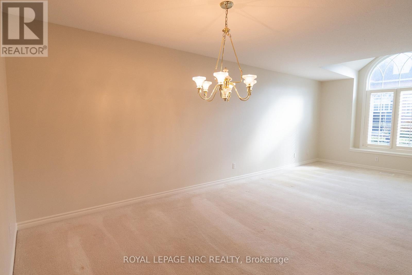 #6 4667 PORTAGE ROAD - 5