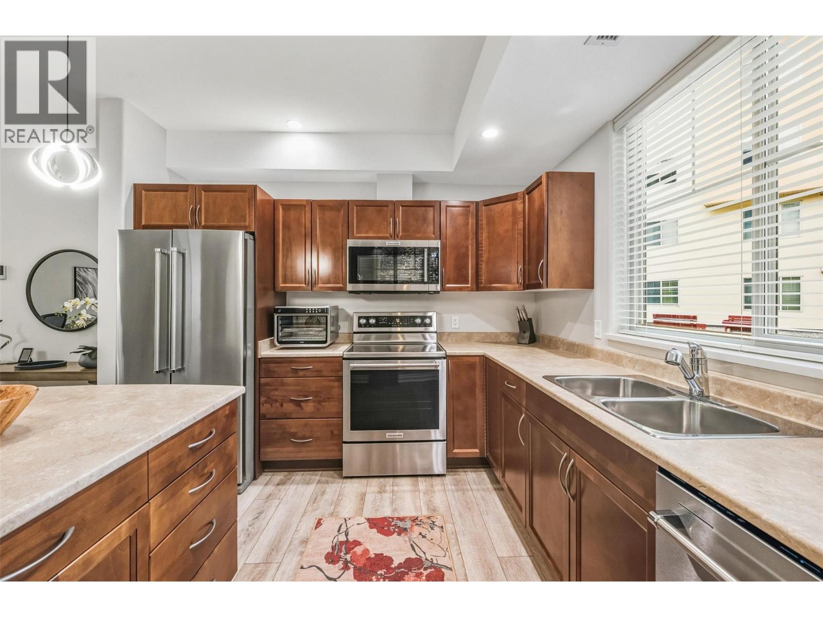 921 SPILLWAY Road Unit# 102B, Oliver