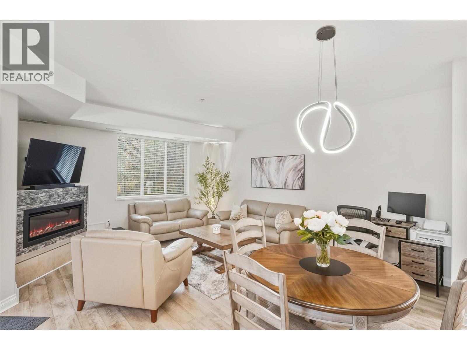 921 SPILLWAY Road Unit# 102B, Oliver