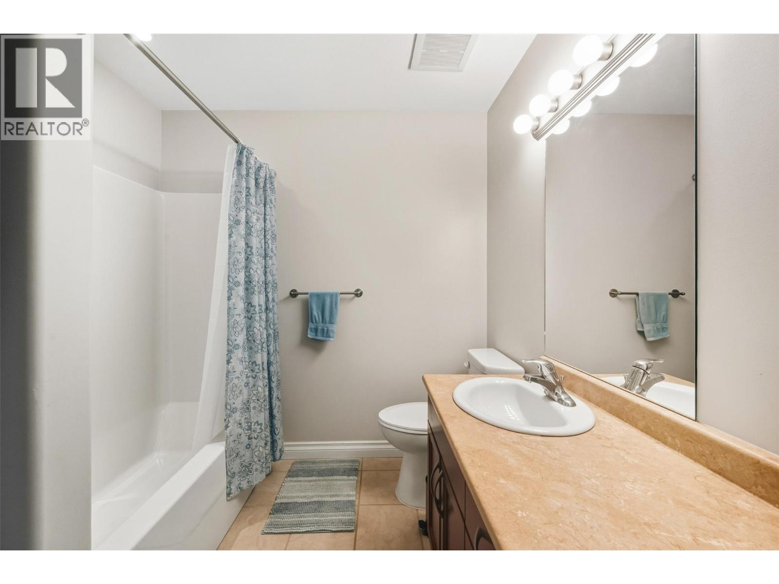 921 SPILLWAY Road Unit# 102B, Oliver