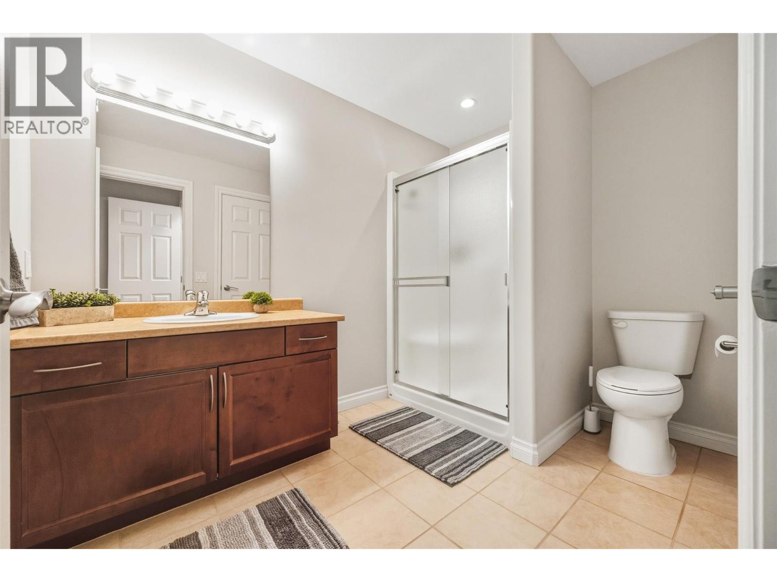 921 SPILLWAY Road Unit# 102B, Oliver