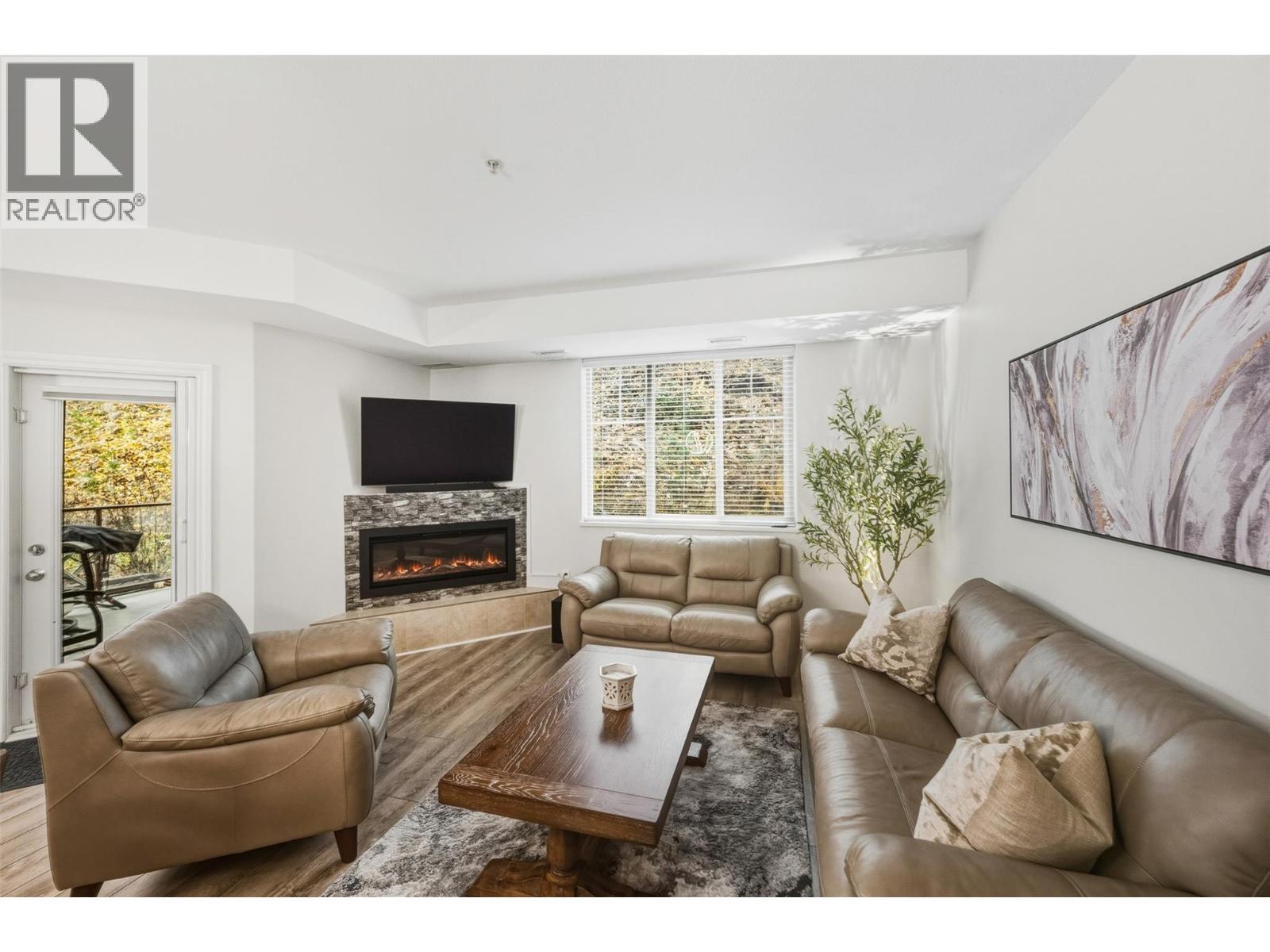 921 SPILLWAY Road Unit# 102B, Oliver