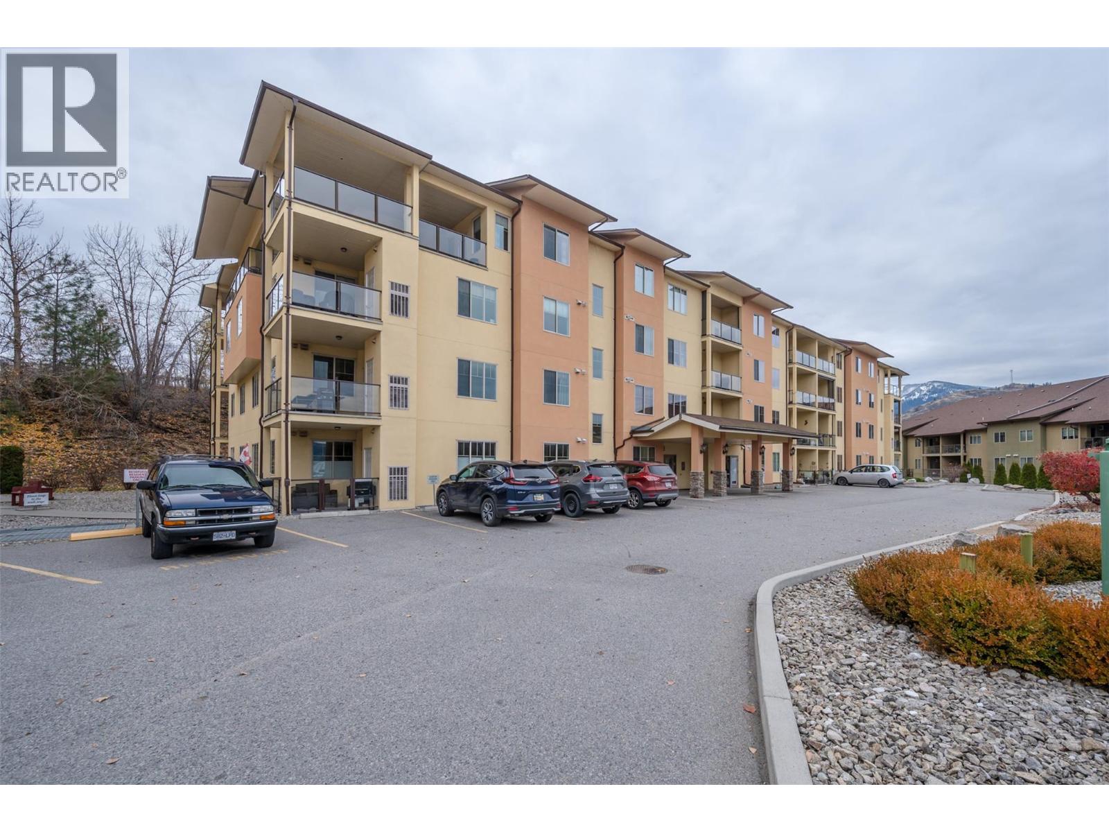 921 SPILLWAY Road Unit# 102B, Oliver