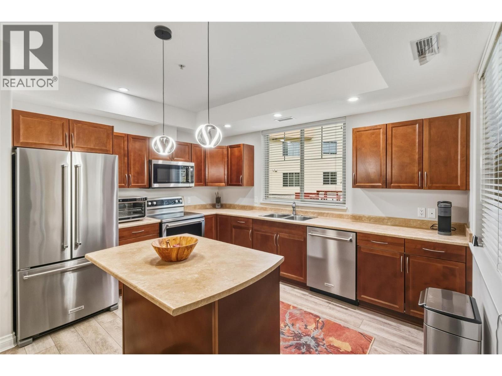 921 SPILLWAY Road Unit# 102B, Oliver