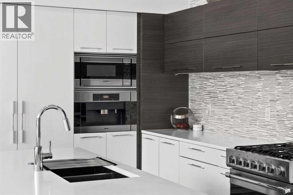 Single Family House for Sale in    Street NW Hillhurst Calgary 