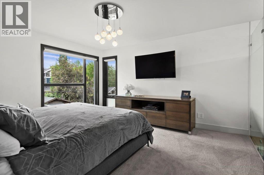 Single Family House for Sale in    Street NW Hillhurst Calgary 