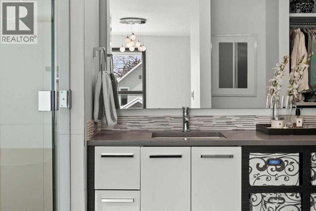 Single Family House for Sale in    Street NW Hillhurst Calgary 