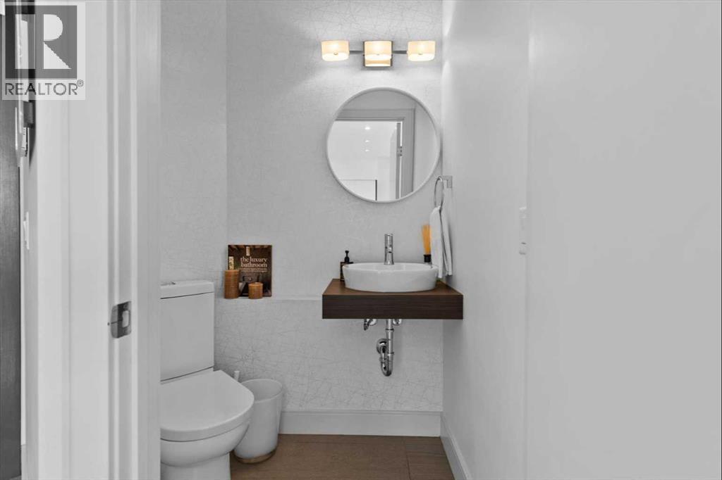 Single Family House for Sale in    Street NW Hillhurst Calgary 