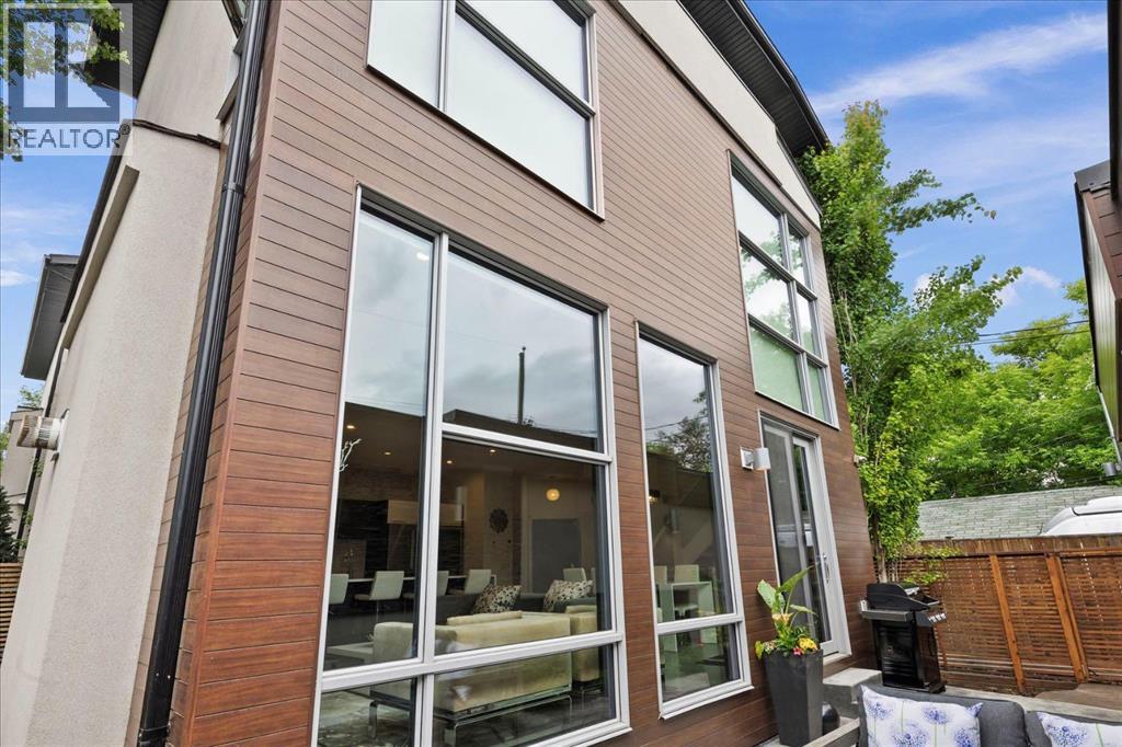 Single Family House for Sale in    Street NW Hillhurst Calgary 