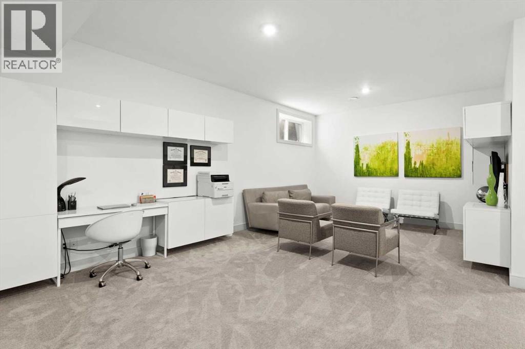 Single Family House for Sale in    Street NW Hillhurst Calgary 