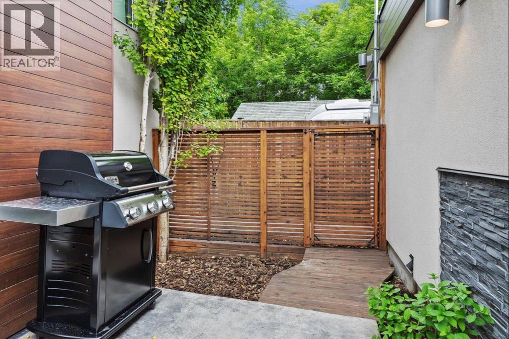 Single Family House for Sale in    Street NW Hillhurst Calgary 