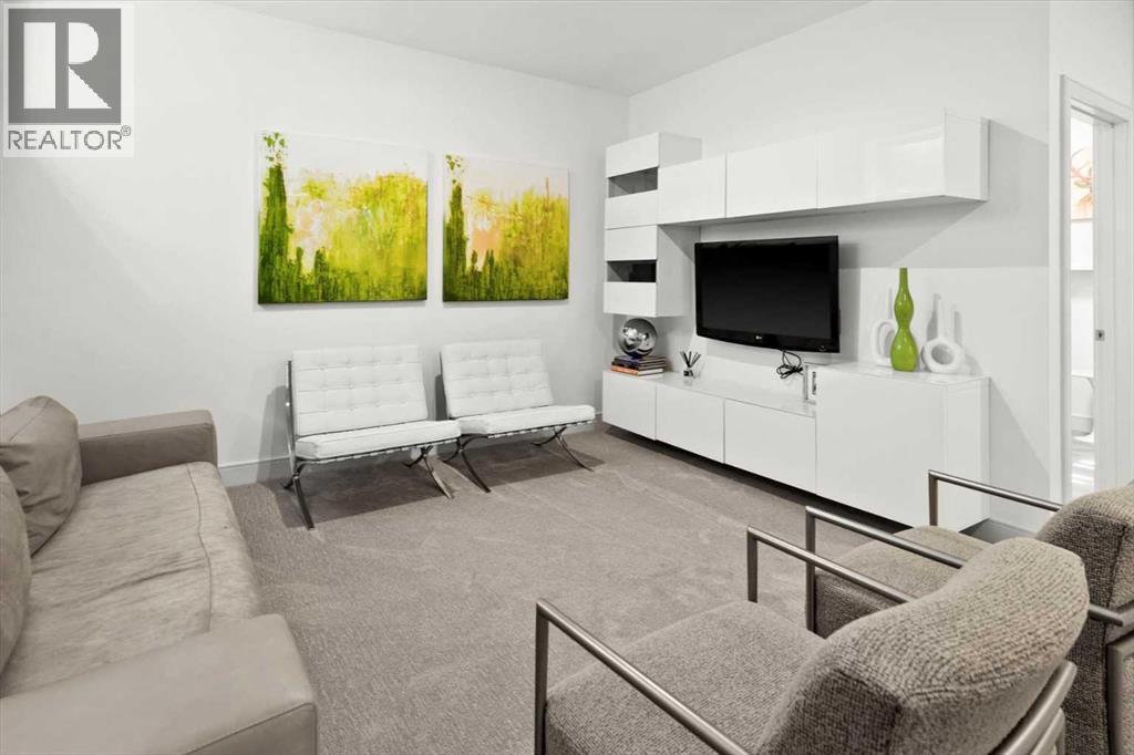 Single Family House for Sale in    Street NW Hillhurst Calgary 