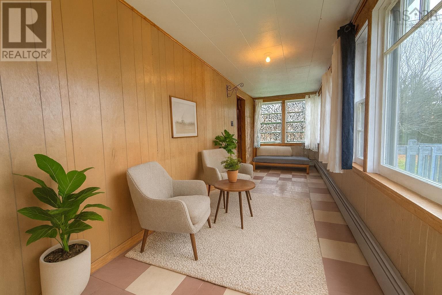 Property 19 of 29 of 116 Trunk 6 Highway