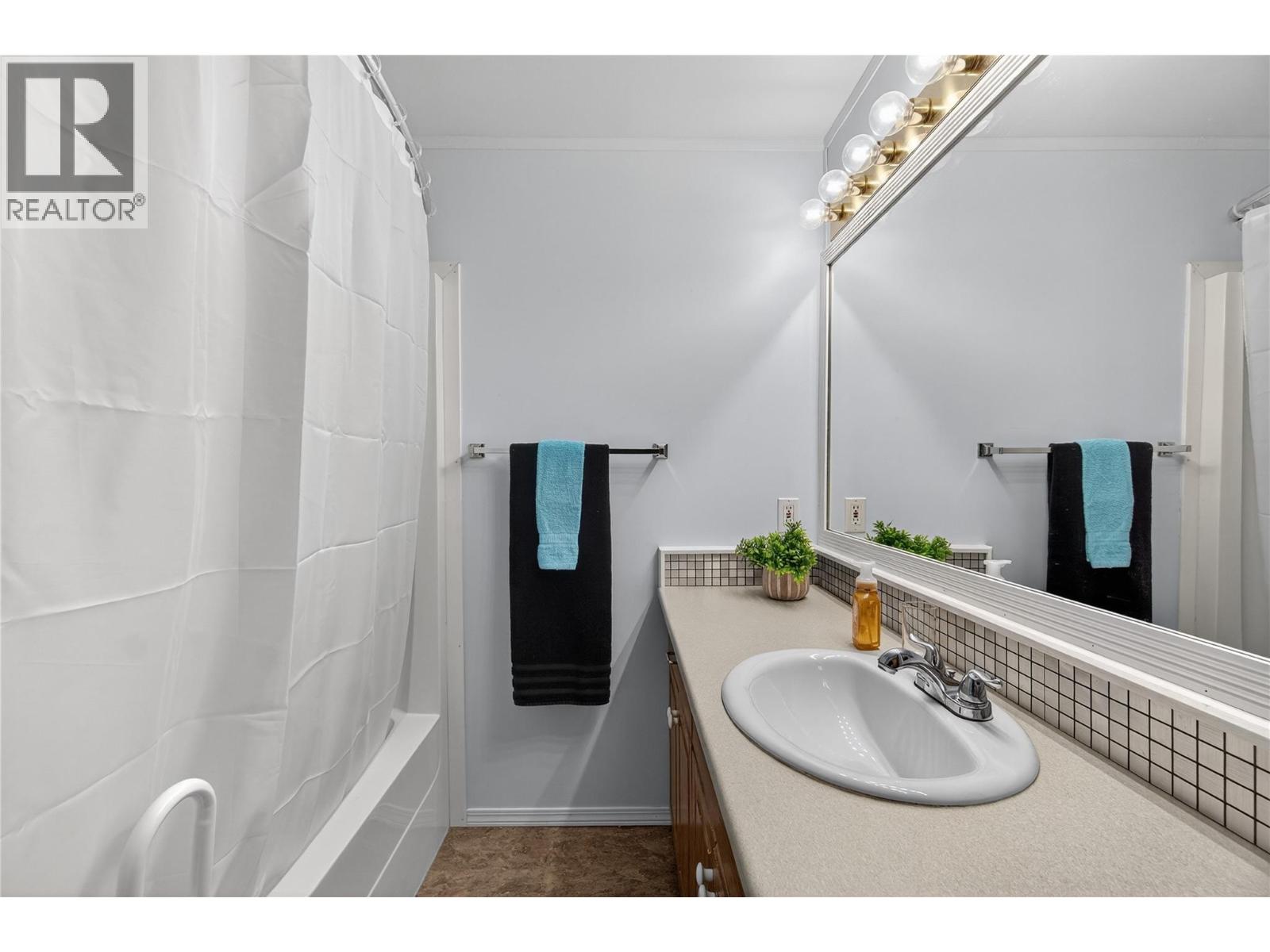 17 2036 Solsqua Sicamous Road, Sicamous