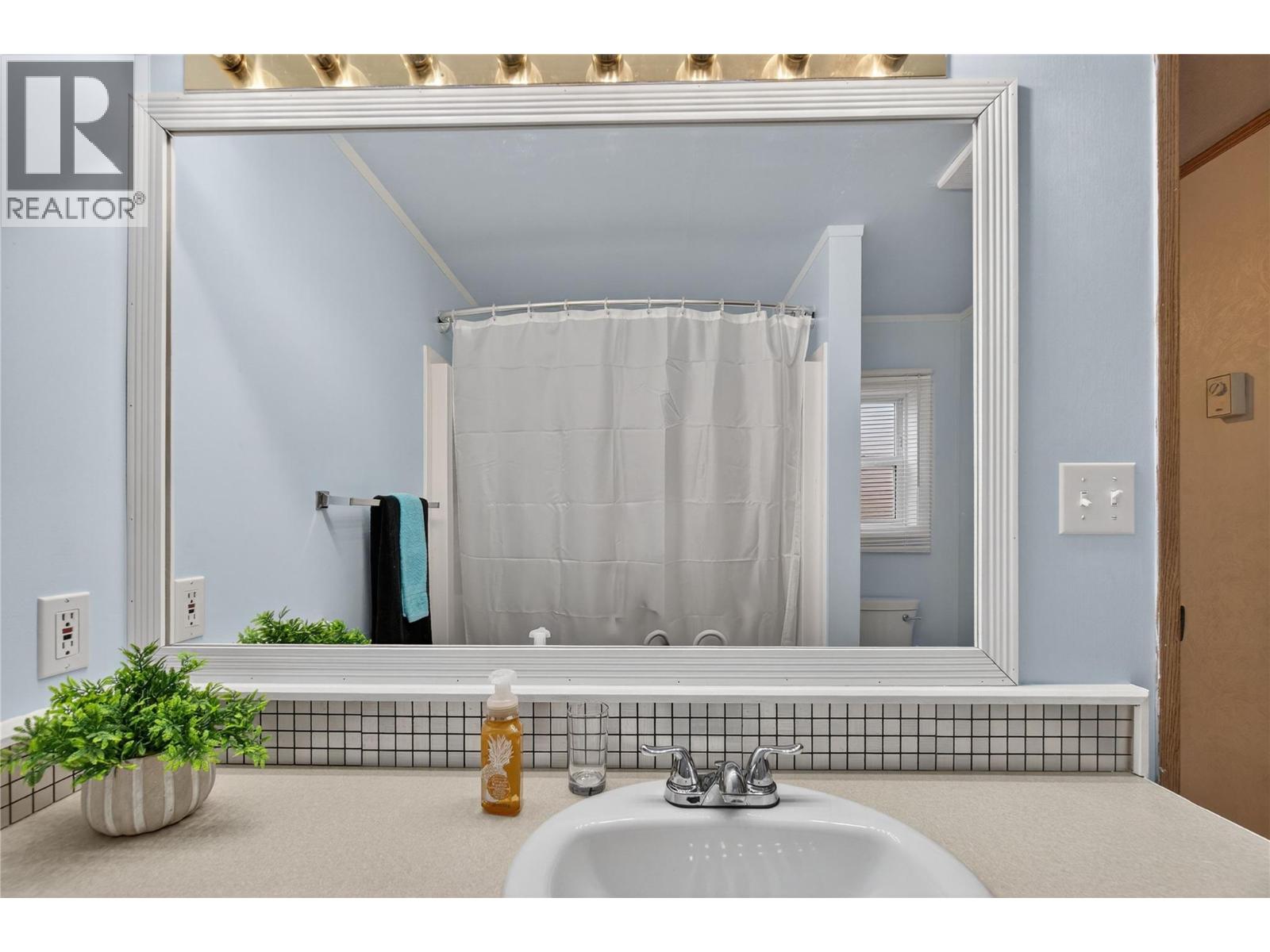 17 2036 Solsqua Sicamous Road, Sicamous