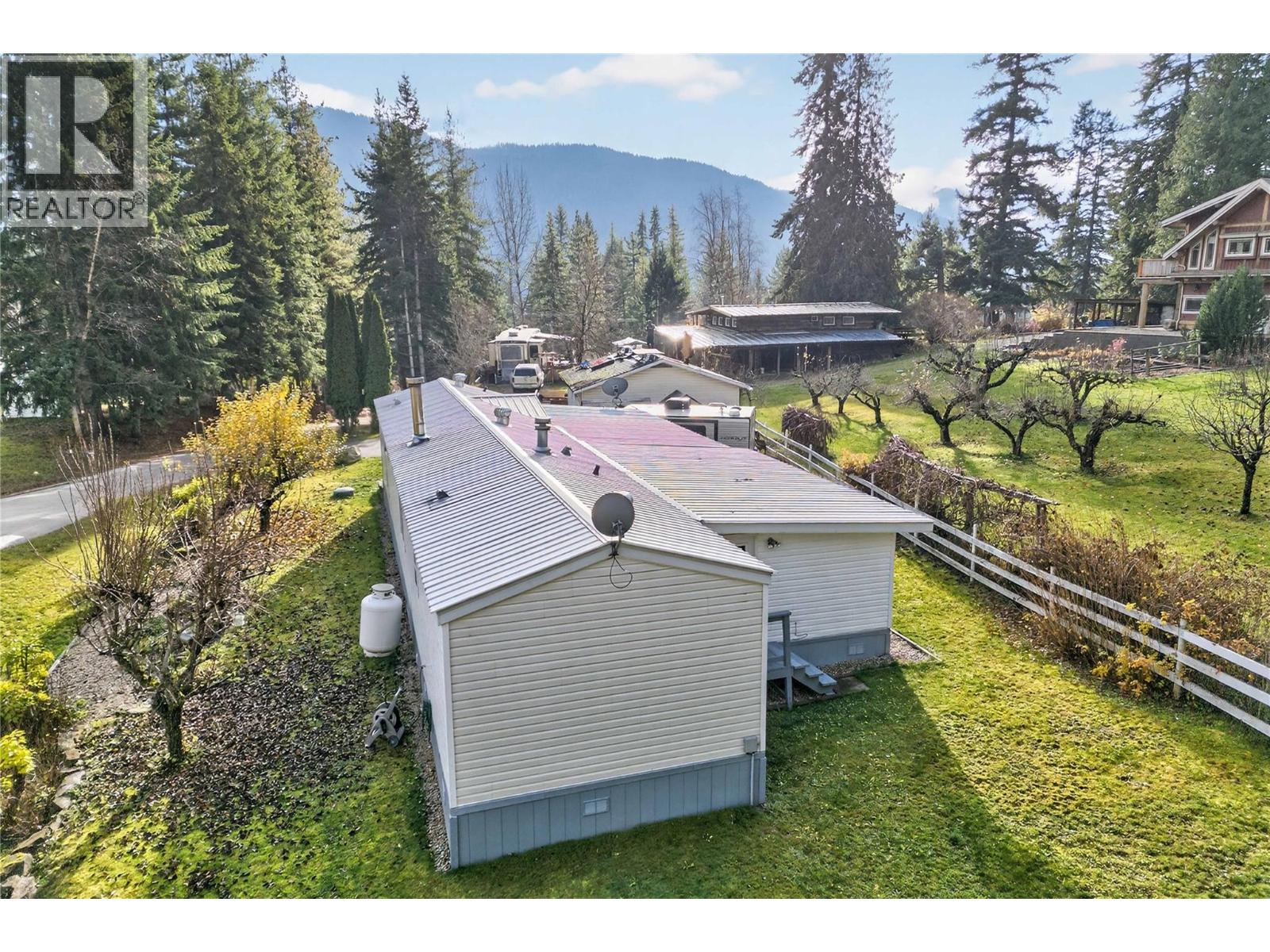 17 2036 Solsqua Sicamous Road, Sicamous