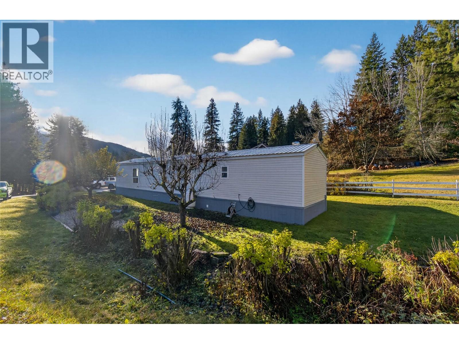 17 2036 Solsqua Sicamous Road, Sicamous