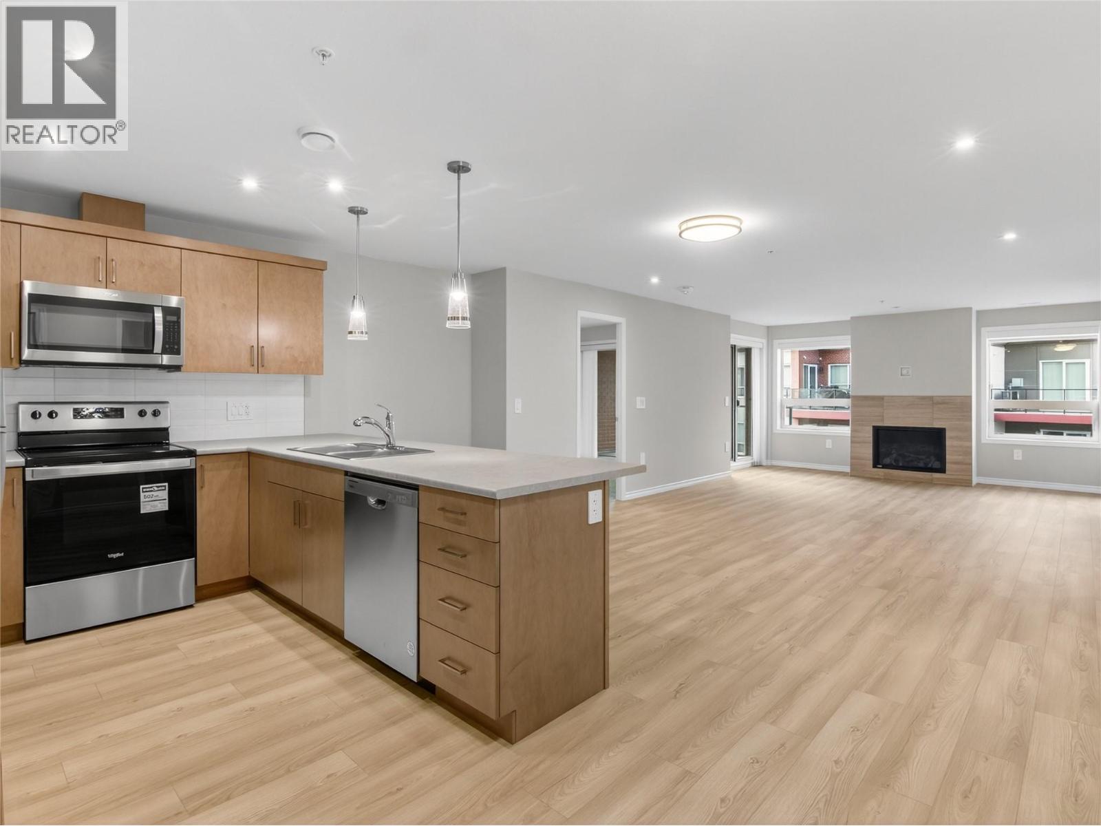 3362 SKAHA LAKE Road Unit# 1004, Penticton