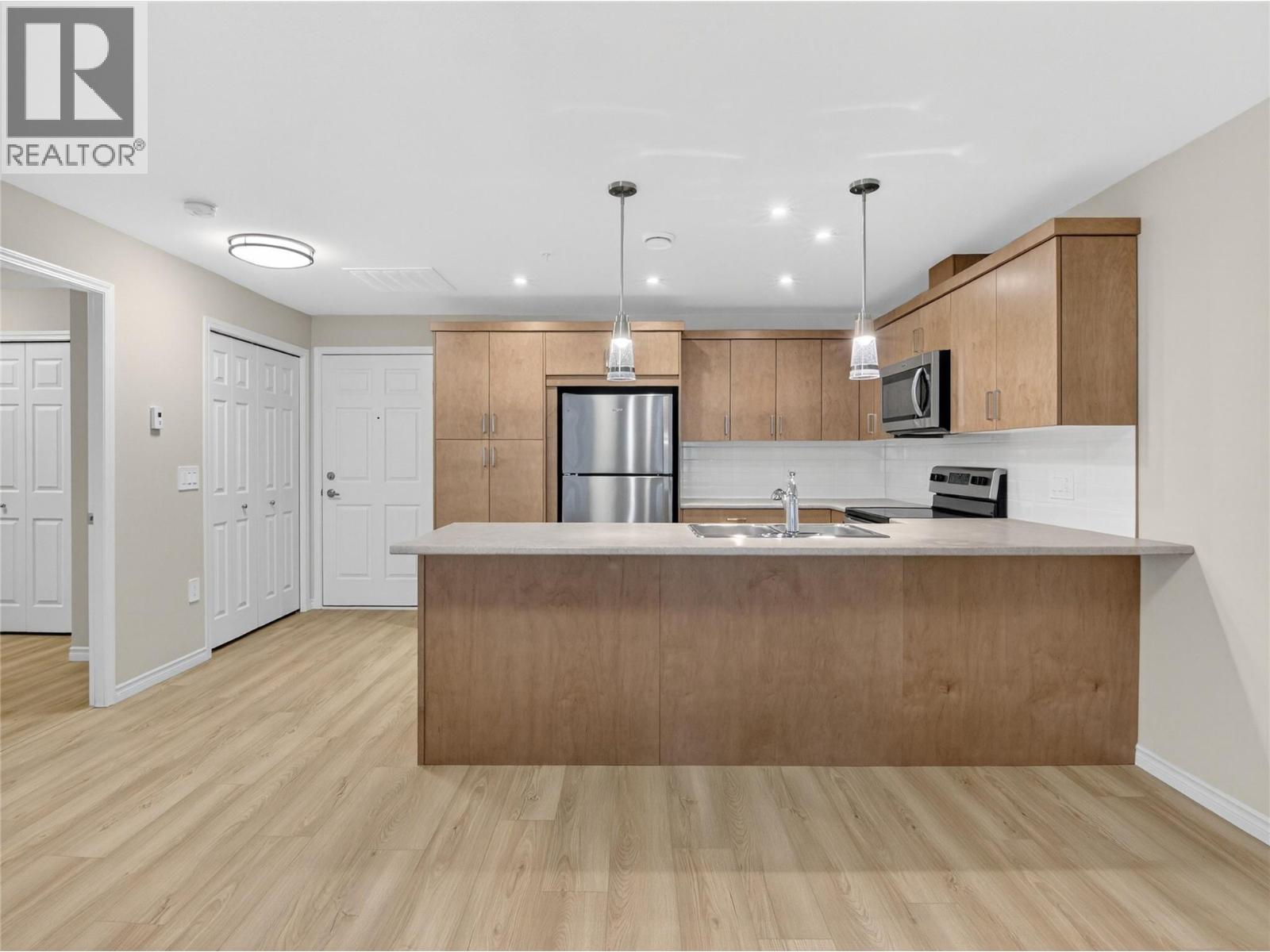 3362 SKAHA LAKE Road Unit# 1004, Penticton