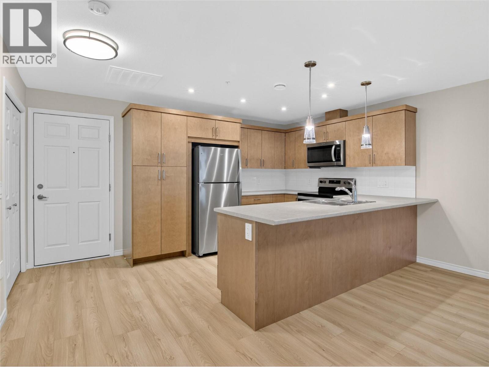 3362 SKAHA LAKE Road Unit# 1004, Penticton