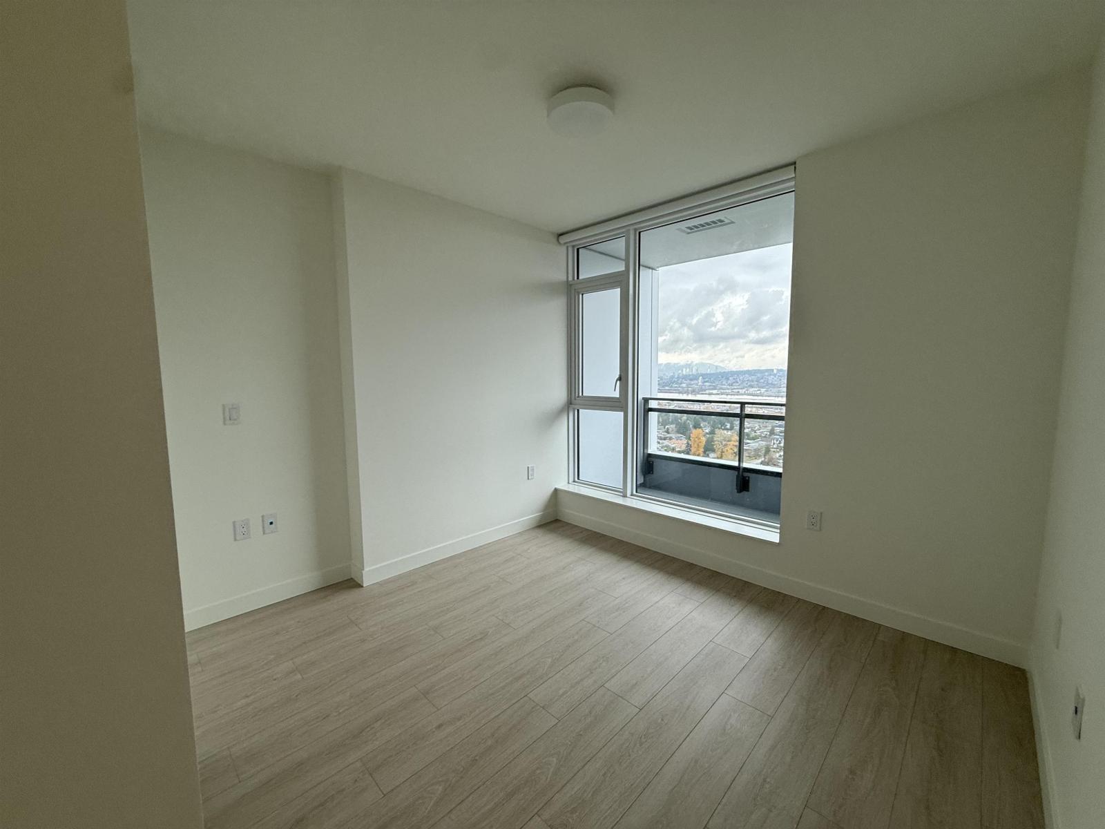 25** 13675 107A AVENUE, Surrey