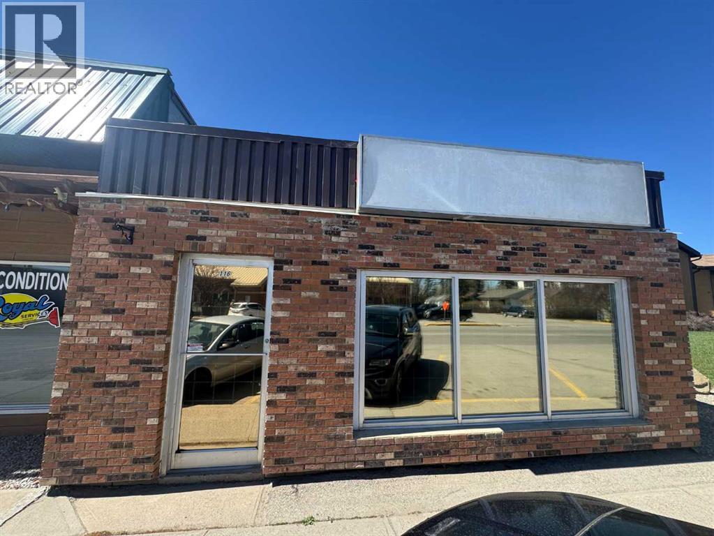 116 Centre Street North