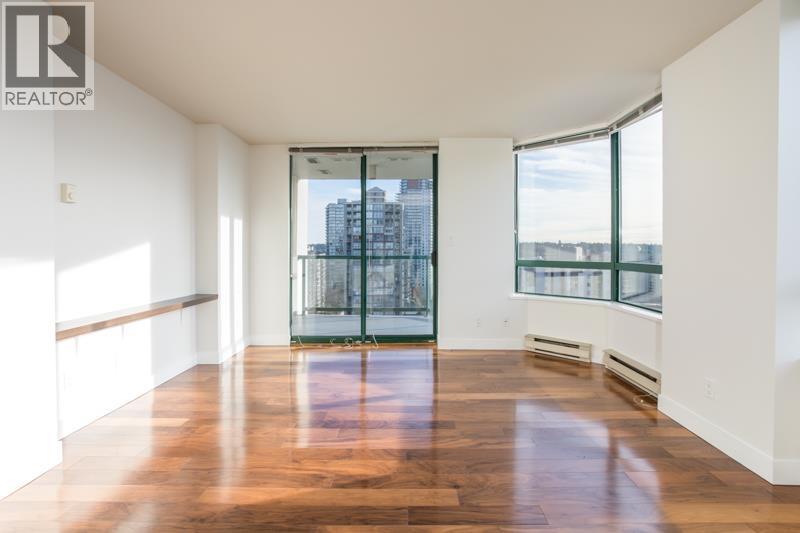 803 121 TENTH STREET, New Westminster