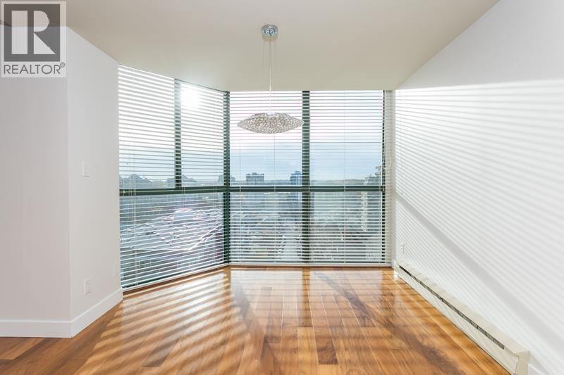 803 121 TENTH STREET, New Westminster