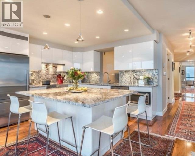 803 121 TENTH STREET, New Westminster