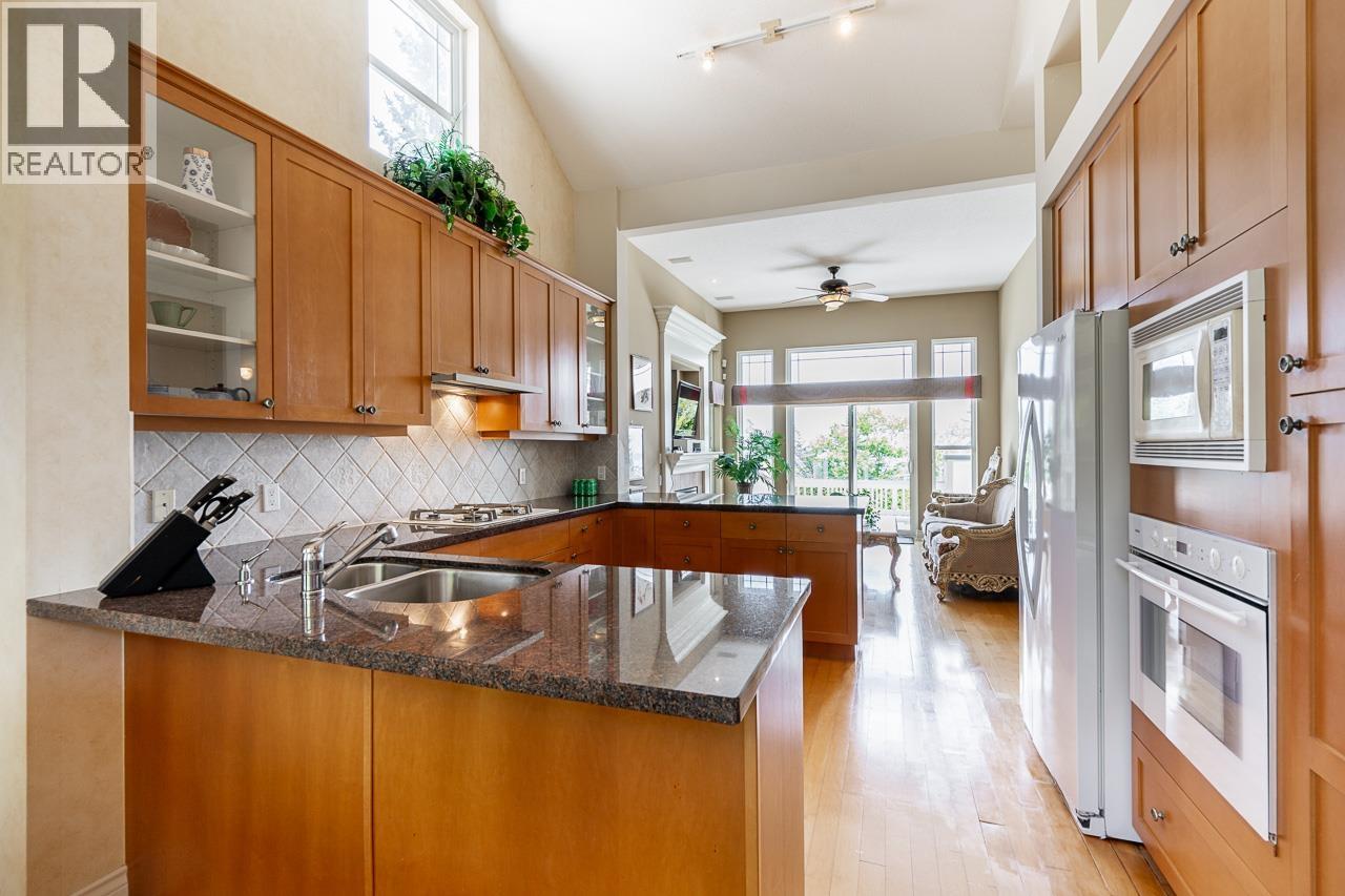 4918 EDENDALE LANE, West Vancouver