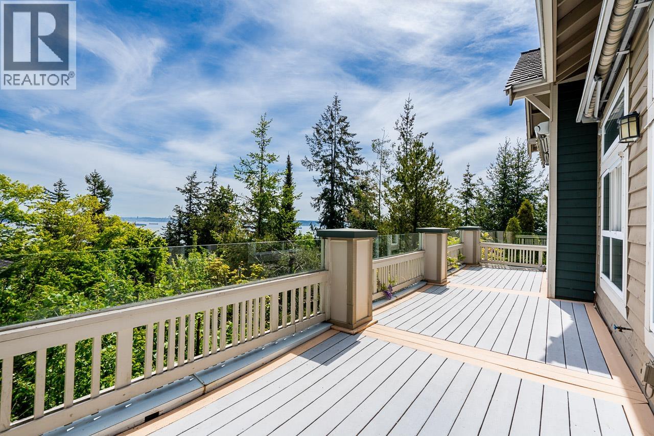 4918 EDENDALE LANE, West Vancouver