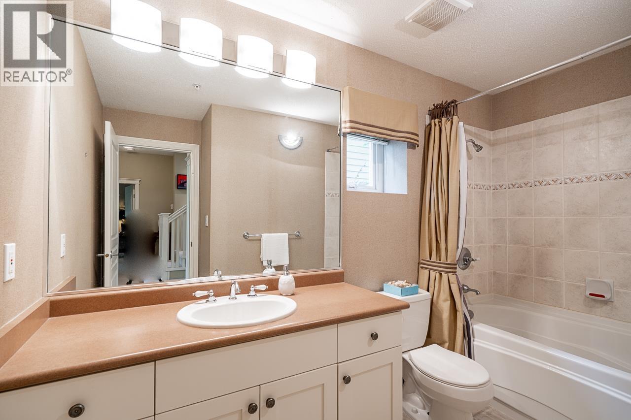 4918 EDENDALE LANE, West Vancouver