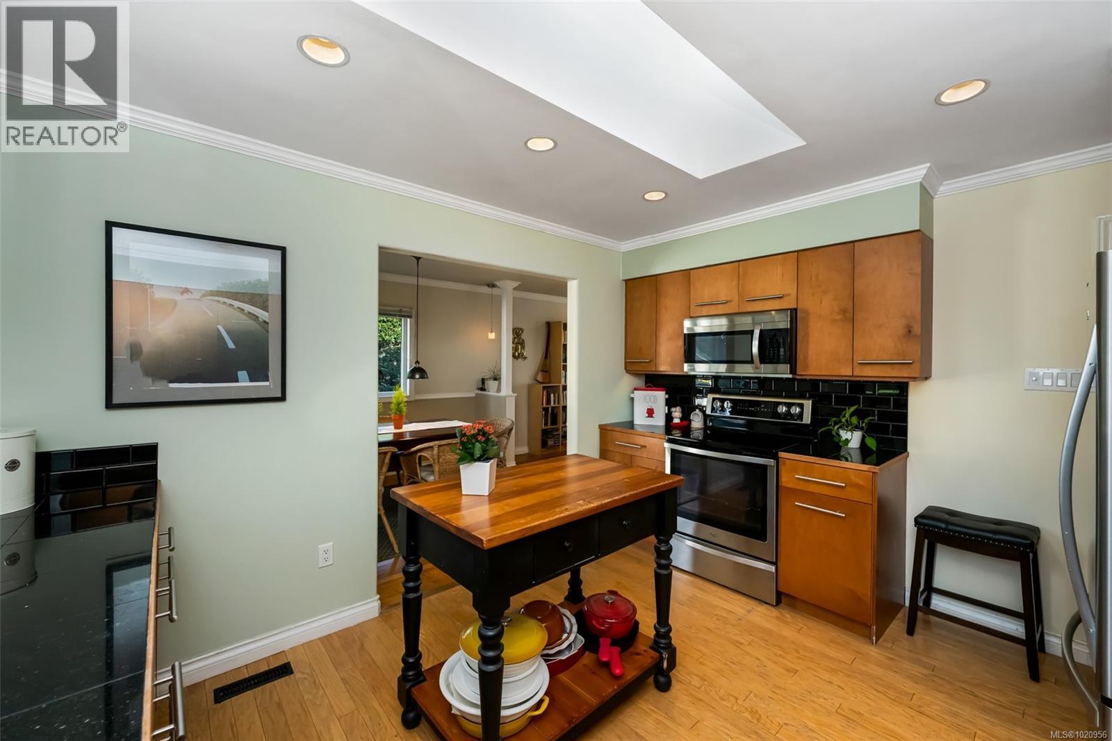 4386 Chartwell Dr, Saanich