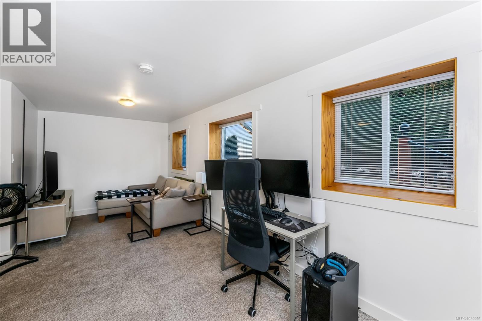 4386 Chartwell Dr, Saanich