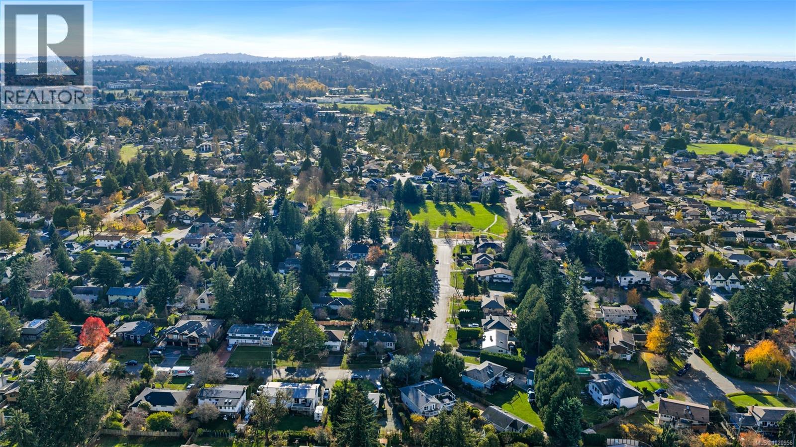 4386 Chartwell Dr, Saanich