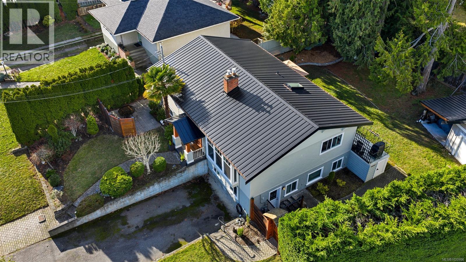 4386 Chartwell Dr, Saanich