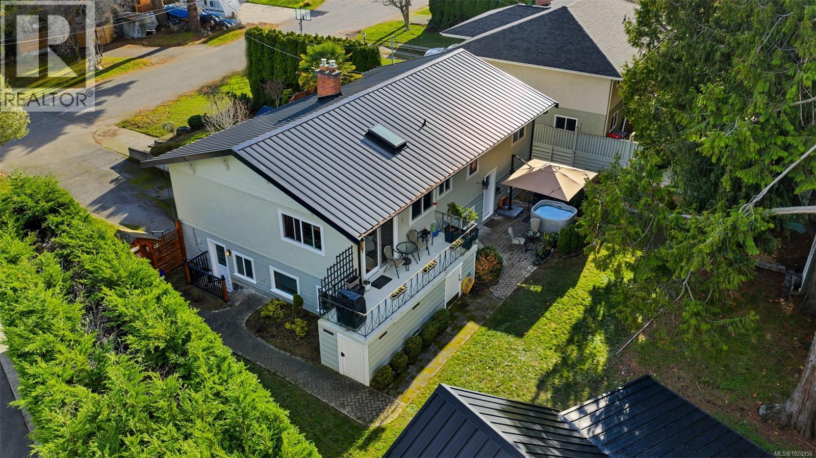 4386 Chartwell Dr, Saanich