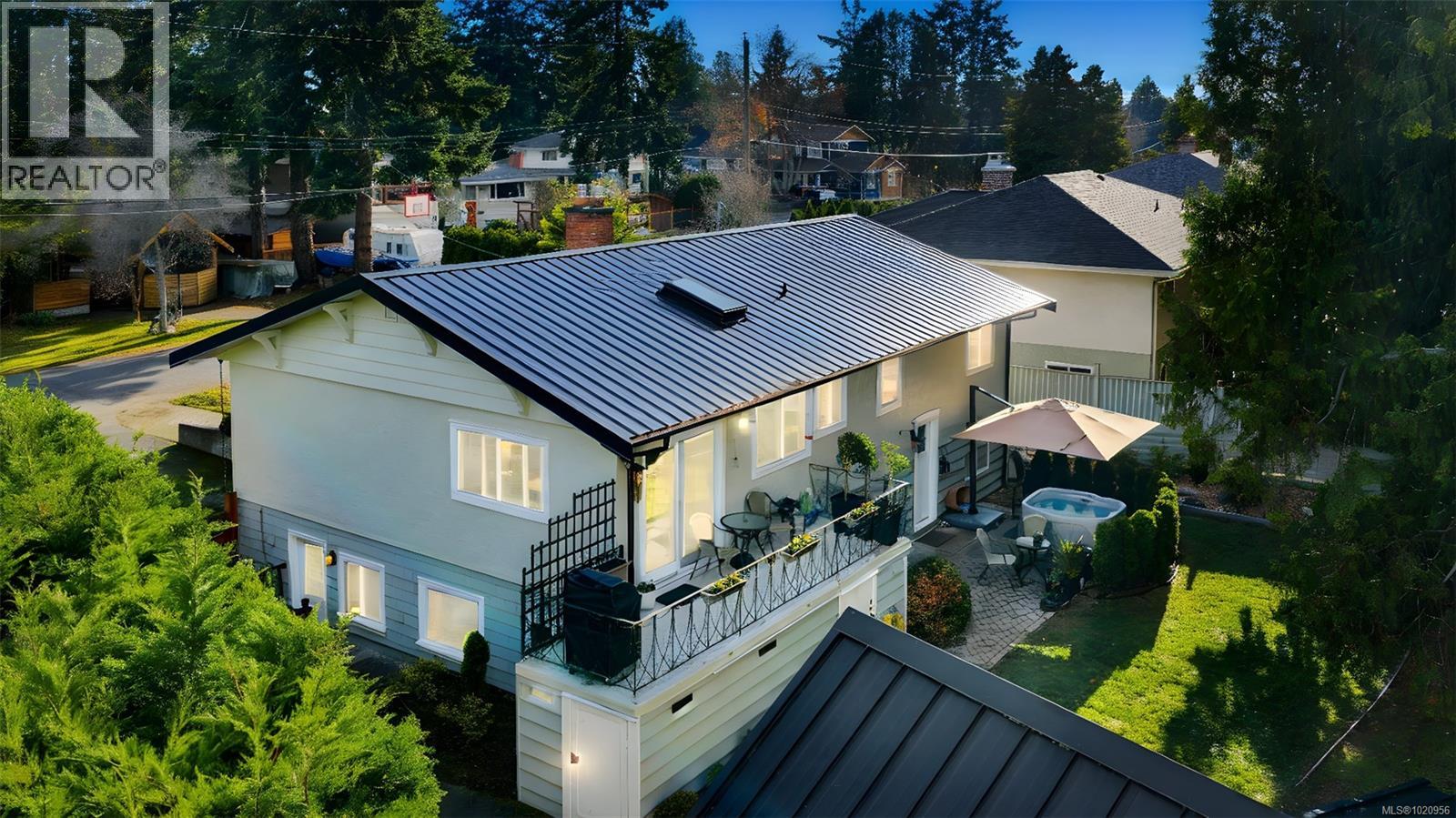 4386 Chartwell Dr, Saanich