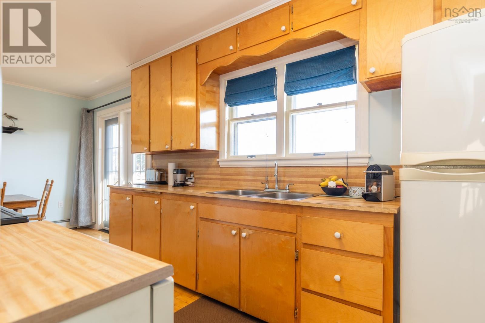 Property 27 of 41 of 911 Highway 335